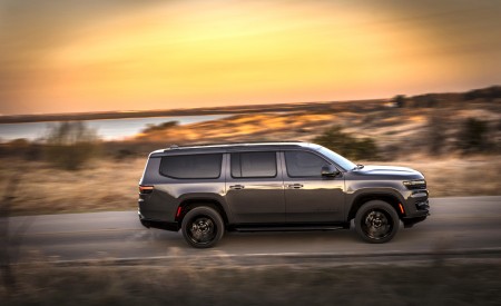 2023 Jeep Wagoneer L Side Wallpapers 450x275 (18)