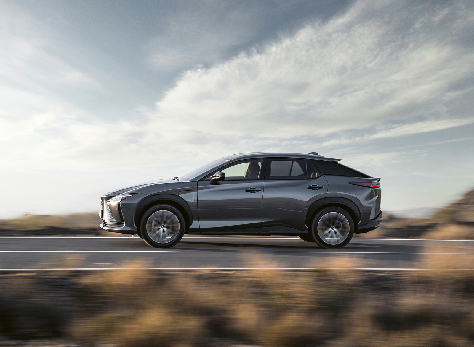 2023 Lexus RZ 450e Side Wallpapers (10)