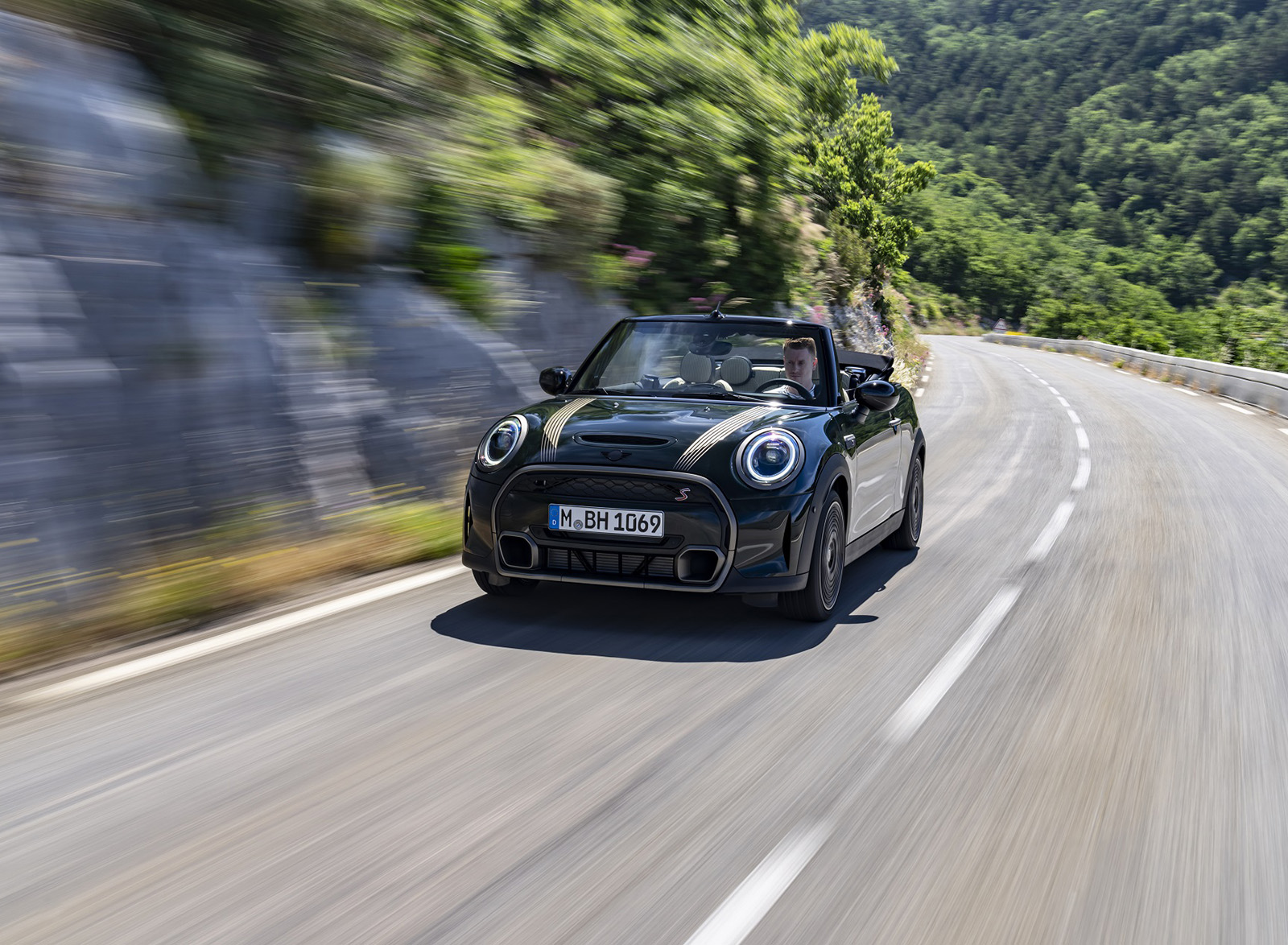 2023 MINI Cooper S Convertible Resolute Edition Front Wallpapers  (11)