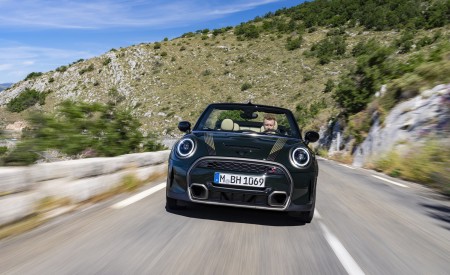 2023 MINI Cooper S Convertible Resolute Edition Front Wallpapers 450x275 (13)