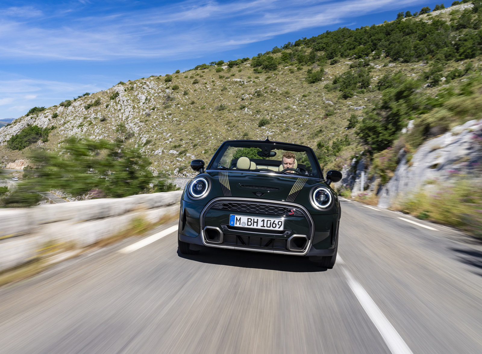 2023 MINI Cooper S Convertible Resolute Edition Front Wallpapers (13)