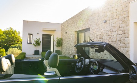 2023 MINI Cooper S Convertible Resolute Edition Interior Wallpapers 450x275 (63)