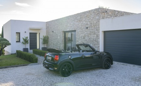 2023 MINI Cooper S Convertible Resolute Edition Rear Three-Quarter Wallpapers 450x275 (41)