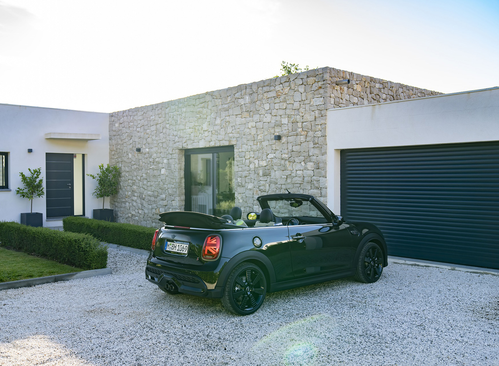 2023 MINI Cooper S Convertible Resolute Edition Rear Three-Quarter Wallpapers #43 of 67