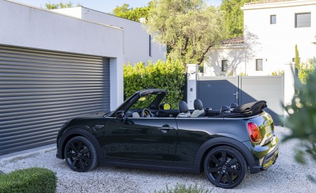 2023 MINI Cooper S Convertible Resolute Edition Rear Three-Quarter Wallpapers 450x275 (45)