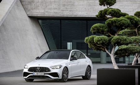 2023 Mercedes-AMG C 43 4MATIC (Color: Opalite White) Front Three-Quarter Wallpapers 450x275 (15)