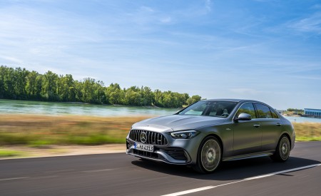 2023 Mercedes-AMG C 43 Front Three-Quarter Wallpapers  450x275 (64)