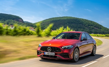 2023 Mercedes-AMG C 43 Front Three-Quarter Wallpapers 450x275 (32)