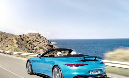 2023 Mercedes-AMG SL 43 (Color: Hyperblue Metallic) Rear Three-Quarter Wallpapers 450x275 (8)