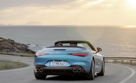 2023 Mercedes-AMG SL 43 (Color: Hyperblue Metallic) Rear Wallpapers 450x275 (15)