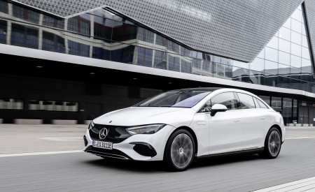 2023 Mercedes-Benz EQE 350+ (Color: Opalite White) Front Three-Quarter Wallpapers 450x275 (67)