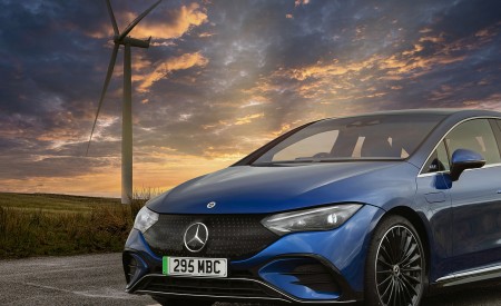 2023 Mercedes-Benz EQE 350+ (UK-Spec) Front Wallpapers 450x275 (24)
