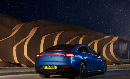 2023 Mercedes-Benz EQE 350+ (UK-Spec) Rear Three-Quarter Wallpapers 450x275 (27)