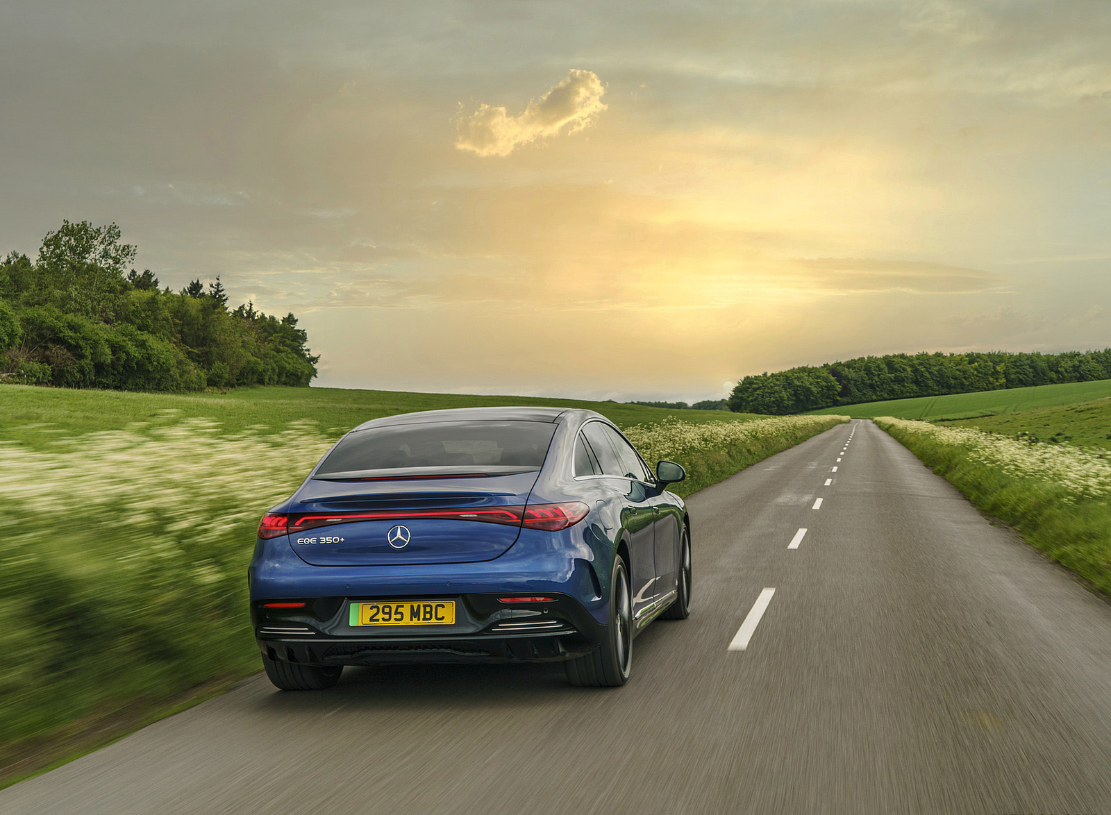 2023 Mercedes-Benz EQE 350+ (UK-Spec) Rear Wallpapers (2)