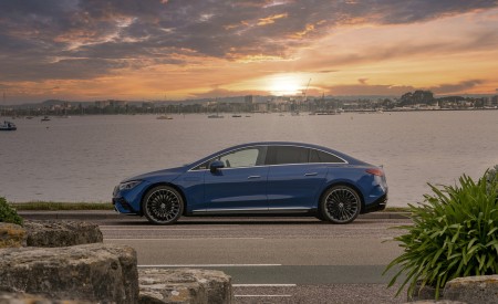 2023 Mercedes-Benz EQE 350+ (UK-Spec) Side Wallpapers 450x275 (20)