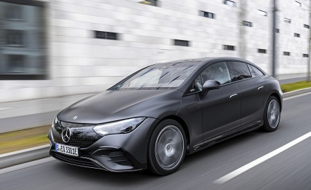 2023 Mercedes-Benz EQE 500 4MATIC (Color: Graphite Gray Magno) Front Three-Quarter Wallpapers 450x275 (20)