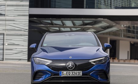 2023 Mercedes-Benz EQE 500 AMG Line 4MATIC (Color: Spectral Blue) Front Wallpapers 450x275 (8)