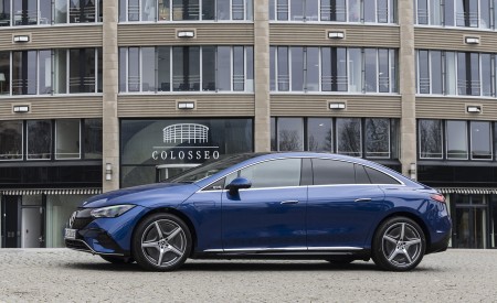 2023 Mercedes-Benz EQE 500 AMG Line 4MATIC (Color: Spectral Blue) Side Wallpapers 450x275 (12)