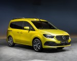 2023 Mercedes-Benz T-Class (Color: Limonite Yellow Metallic) Front Three-Quarter Wallpapers 150x120 (47)