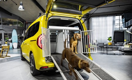 2023 Mercedes-Benz T-Class Trunk Wallpapers 450x275 (62)