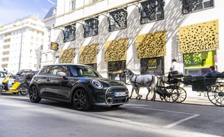 2023 Mini Cooper S Resolute Edition Front Three-Quarter Wallpapers 450x275 (6)
