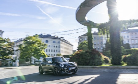 2023 Mini Cooper S Resolute Edition Front Three-Quarter Wallpapers 450x275 (17)