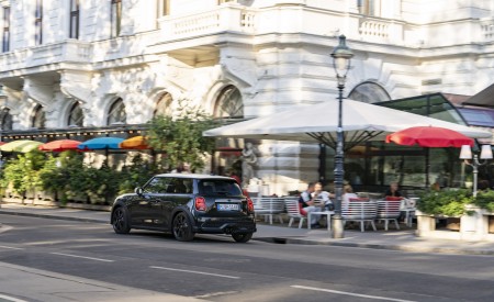 2023 Mini Cooper S Resolute Edition Rear Three-Quarter Wallpapers  450x275 (30)