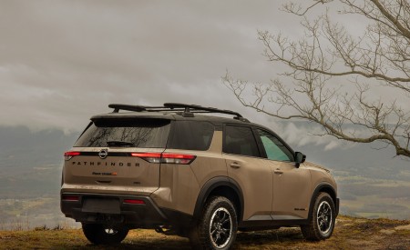 2023 Nissan Pathfinder Rock Creek Rear Three-Quarter Wallpapers 450x275 (2)
