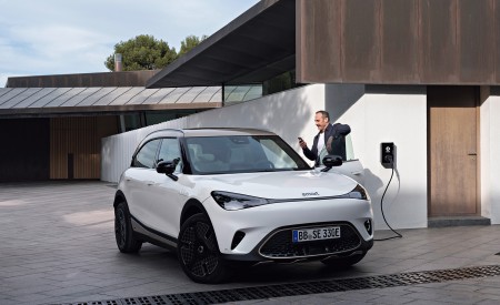 2023 Smart #1 Front Three-Quarter Wallpapers  450x275 (2)