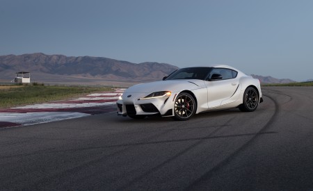 2023 Toyota GR Supra A91-MT Edition (Color: Burnout) Front Three-Quarter Wallpapers 450x275 (19)