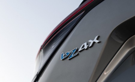 2023 Toyota bZ4X Limited AWD Badge Wallpapers 450x275 (174)