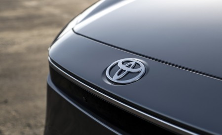 2023 Toyota bZ4X Limited AWD Badge Wallpapers 450x275 (160)