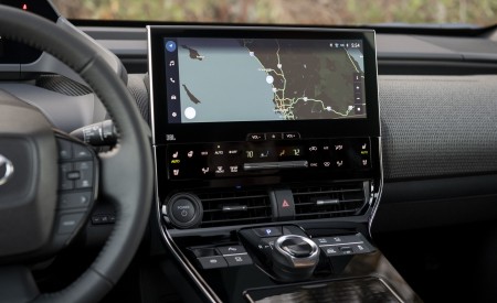 2023 Toyota bZ4X Limited AWD Central Console Wallpapers 450x275 (190)