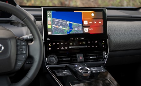 2023 Toyota bZ4X Limited AWD Central Console Wallpapers 450x275 (191)