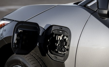 2023 Toyota bZ4X Limited AWD Charging Connector Wallpapers 450x275 (165)