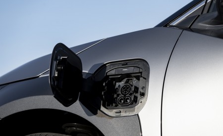 2023 Toyota bZ4X Limited AWD Charging Connector Wallpapers 450x275 (166)
