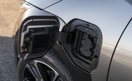 2023 Toyota bZ4X Limited AWD Charging Connector Wallpapers 450x275 (168)