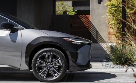 2023 Toyota bZ4X Limited AWD Detail Wallpapers 450x275 (131)