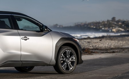 2023 Toyota bZ4X Limited AWD Detail Wallpapers 450x275 (159)