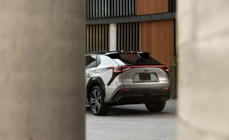 2023 Toyota bZ4X Limited AWD Detail Wallpapers 450x275 (121)