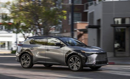 2023 Toyota bZ4X Limited AWD Front Three-Quarter Wallpapers 450x275 (101)