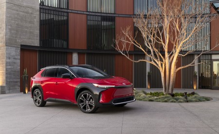 2023 Toyota bZ4X Limited AWD Front Three-Quarter Wallpapers 450x275 (24)
