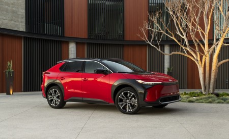 2023 Toyota bZ4X Limited AWD Front Three-Quarter Wallpapers 450x275 (22)