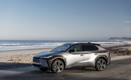 2023 Toyota bZ4X Limited AWD Front Three-Quarter Wallpapers 450x275 (149)