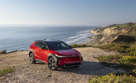 2023 Toyota bZ4X Limited AWD Front Three-Quarter Wallpapers 450x275 (31)