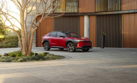 2023 Toyota bZ4X Limited AWD Front Three-Quarter Wallpapers 450x275 (25)