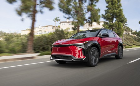 2023 Toyota bZ4X Limited AWD Front Three-Quarter Wallpapers 450x275 (5)