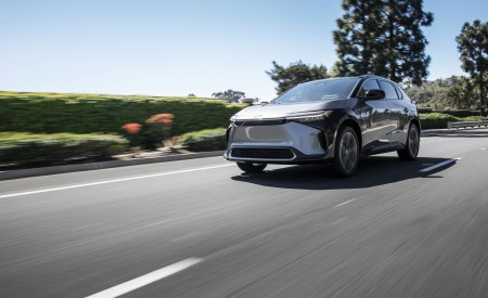 2023 Toyota bZ4X Limited AWD Front Three-Quarter Wallpapers 450x275 (92)