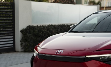 2023 Toyota bZ4X Limited AWD Front Wallpapers 450x275 (17)