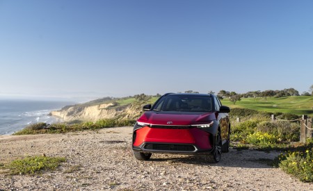 2023 Toyota bZ4X Limited AWD Front Wallpapers 450x275 (36)